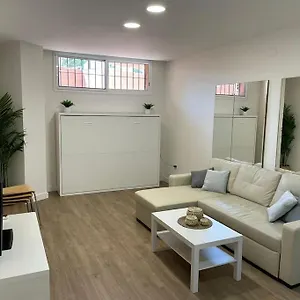 Precioso Estudio Recien Reformado Con Piscina. Torremolinos